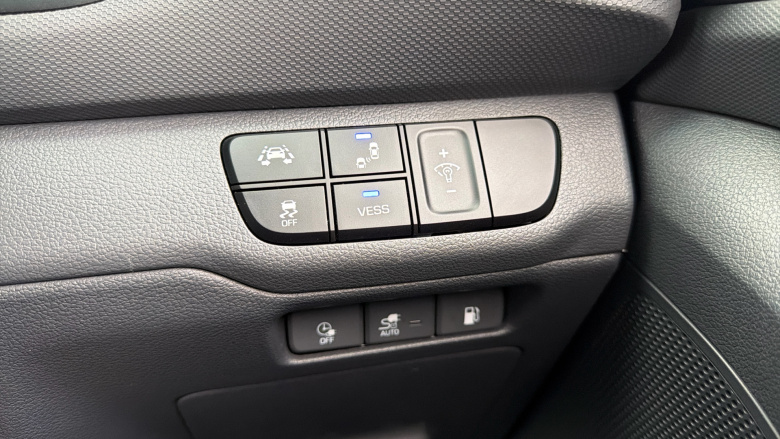 Hyundai IONIQ 1.6 GDi Plug-in Hybrid Premium SE 5dr DCT Hatchback